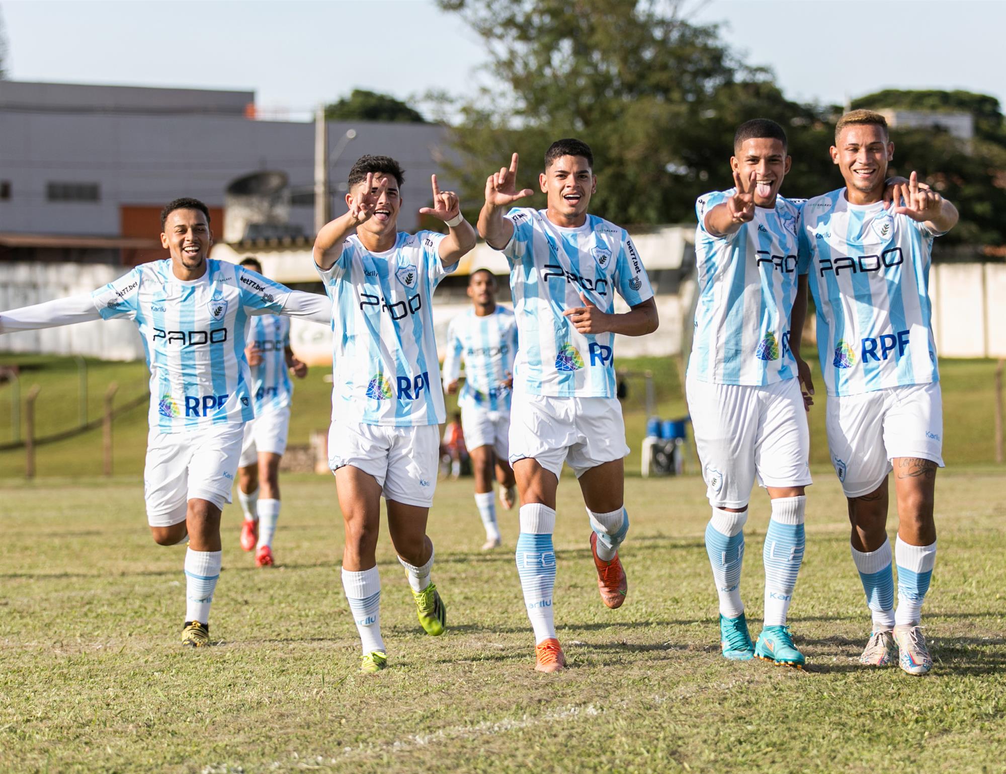 Tubarãozinho goleia o Arapongas pelo Estadual sub-20